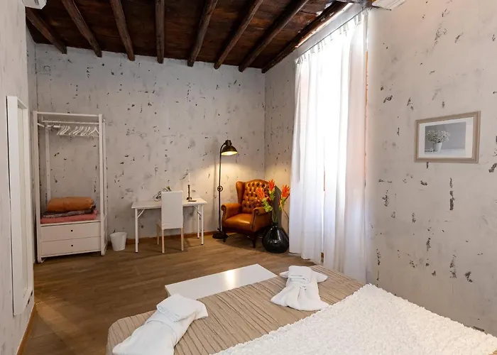 Quattro Cantoni R-home Rom